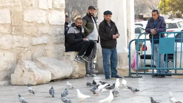 بسیاری از راهنمایان گردشگری در بیت لحم بیکار هستند زیرا سفر گردشگران به شهر متوقف شده است