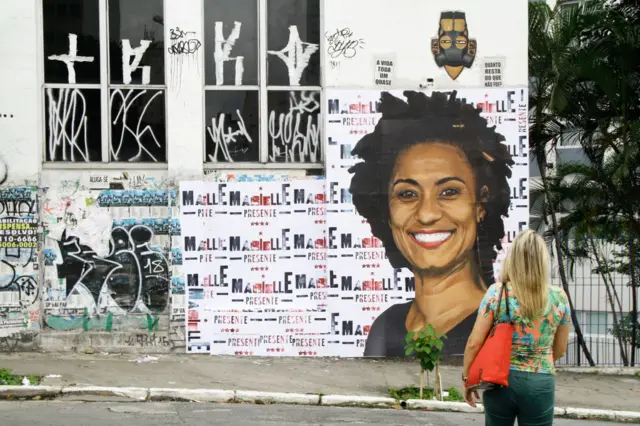 mural com a facebet gameMarielle Franco