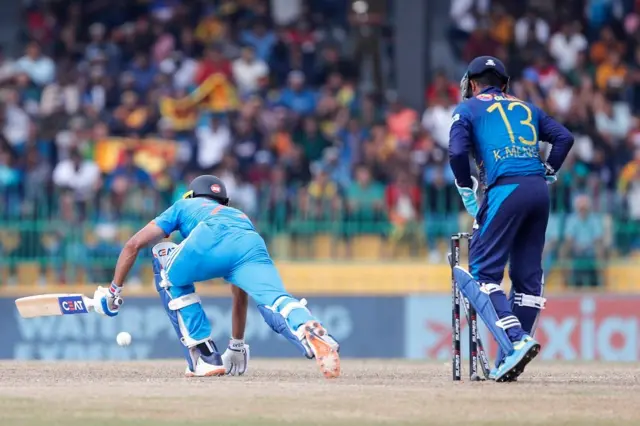 दुनिथ वेल्लालागे