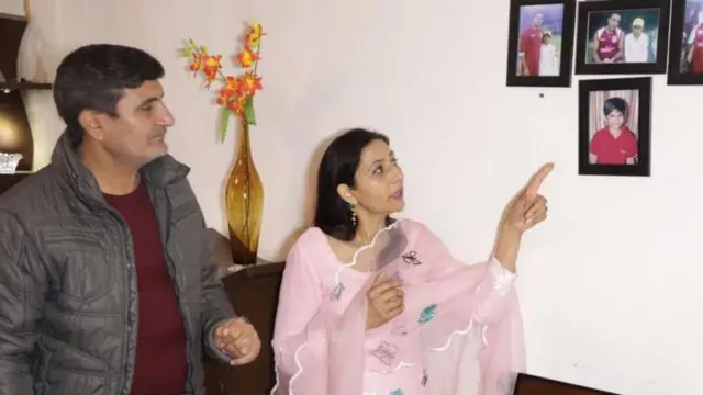 ਸ਼ੁਭਮਨ ਗਿੱਲ ਦੇ ਪਿਤਾ ਲਖਵਿੰਦਰ ਸਿੰਘ ਅਤੇ ਮਾਤਾ ਕੀਰਤ ਕੌਰ