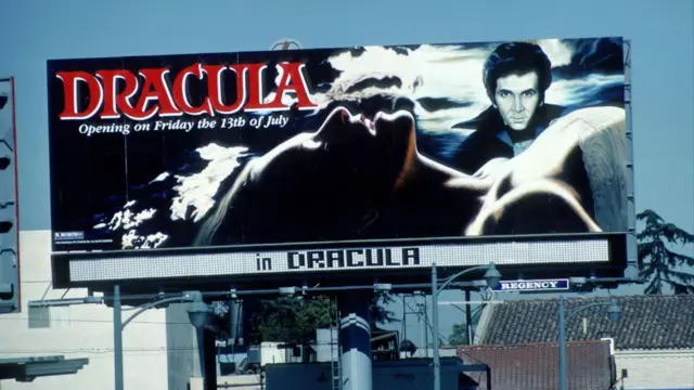 'டிராகுலா’ 