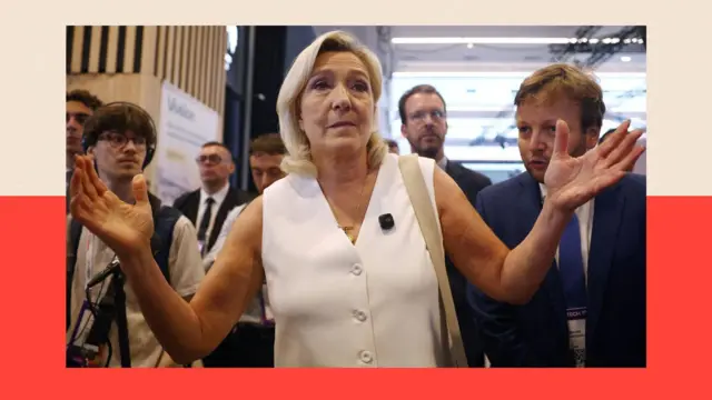 Marine Le Pen, a francia szélsőjobboldali Nemzeti Tömörülés elnöke reagál a VivaTech technológiai startup- és innovációs vásár 10. kiadásán tett látogatása során.
