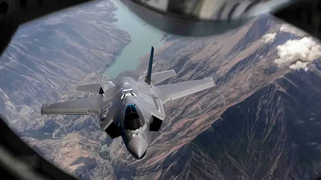 Pesawat F-35 