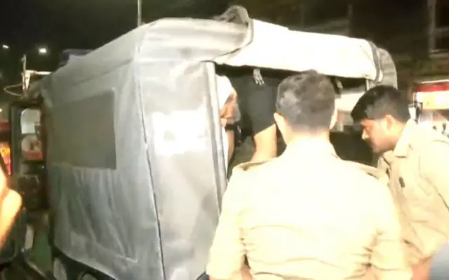 உ.பி. போலீஸ் திருப்பிச் சுட்டதா?