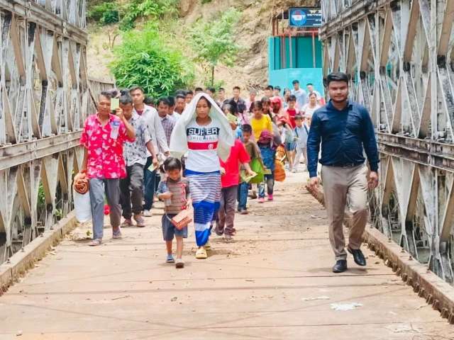 အိန္ဒိယကနေ မြန်မာဘက်ကို ပြန်လွှဲပြောင်းပေးခဲ့တဲ့ မြန်မာနိုင်ငံသားတွေ