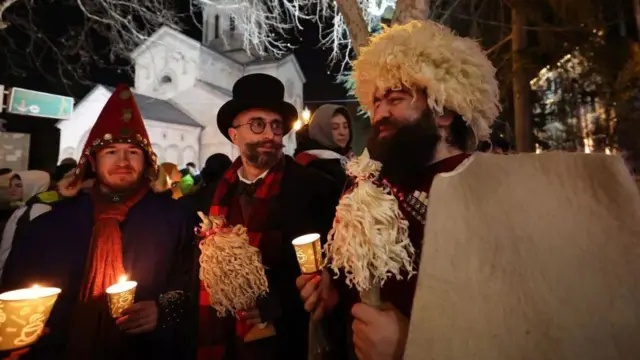 Vernici sa svećama na ulicama glavnog grada Gruzije, Tbilisija