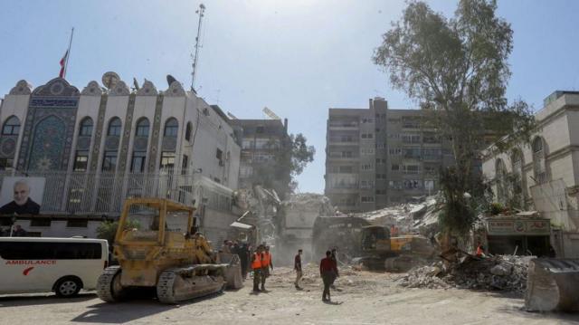 یک روز بعد از حمله اسرائیل به ساختمان کنسولگری ایران در دمشق