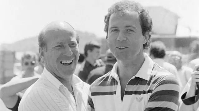 فرانس بکن‌باوئر و بابی چارلتون در فینال جام جهانی ۱۹۶۶ مامور مهار یکدیگر بودند