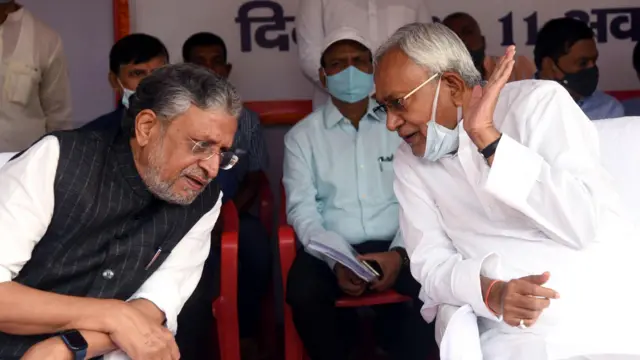 बिहार में एनडीए शासन के दौरान सुशील मोदी को भी नीतीश के क़रीबी माना जाता था.