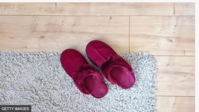 Bata ti ki i jade rara kan leyi, inu ile ni wọn ti n wọ ọ