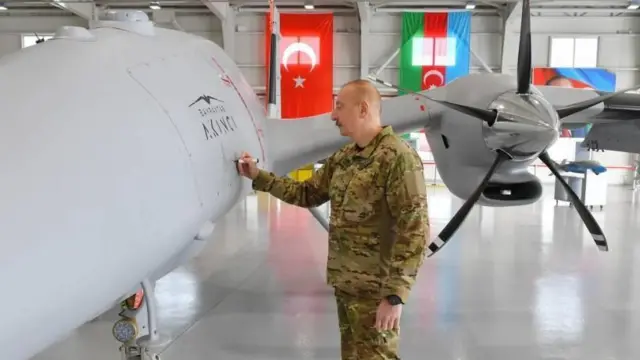 Türkiyə dronları Azərbaycana 2020-ci ildə Ermənistanla müharibədə qalib gəlməyə kömək etdi
