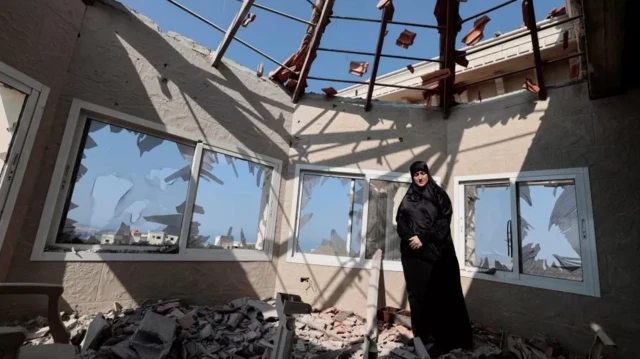 ဟက်ဇ်ဘိုလာရဲ့ ဒုံးကျည်တိုက်ခိုက်မှုတွေကို တုံ့ပြန်တိုက်ခိုက်တဲ့ အစ္စရေးရဲ့ တိုက်ခိုက်မှုတွေက သူတို့နေအိမ်တွေကို ထိမှန်ခဲ့တယ်လို့ လက်ဘနွန် ပြည်သူတွေက ပြောပါတယ်။