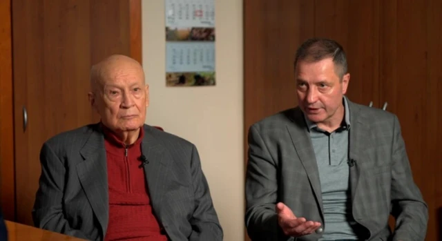 Владимир Горбулин и Валентин Бадрак во время интервью Украинской службе Би-би-си