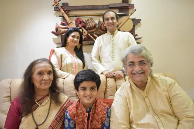 ફિલ્મ, ગુજરાત, ગુજરાતી, સંગીત, આમિર ખાન, કિરણ રાવ, લાપતા લેડીઝ, સિનેમા, મનોરંજન, મહિલા, સ્ત્રી, સ્નેહા આલાપ દેસાઈ, હેમા આસિત દેસાઈ