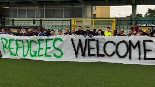 «پناهندگان خوش‌آمدید»؛ در ماه مه ناپولی یونایتد میزبان یونایتد گلاسکو، باشگاهی با ارزش‌هایی مانند خودش، بود