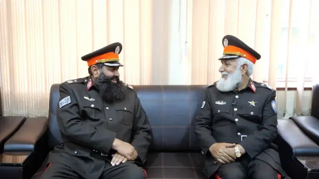 حضرت محمد در کنار ناصرخان در آکادمی پلیس