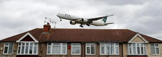 ஒரு பிஐஏ விமானம் 