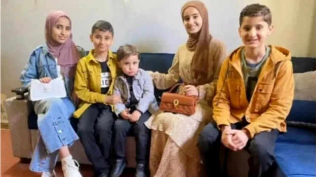 ইসরায়েলি বোমায় আউনিসহ তার বাবা-মা ও চার ভাইবোন একসাথে মারা যায়