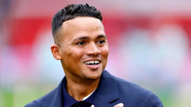 Jermaine Jenas yakiniye Ubwongereza imikino 21 akinira n'amakipe nka Tottenham Hotspur na New Castle United