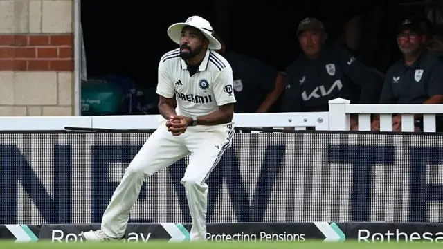 सिराज ने ब्रुक का कैच पकड़ लिया था लेकिन उनका पैर बाउंड्री रोप से टकरा गया था