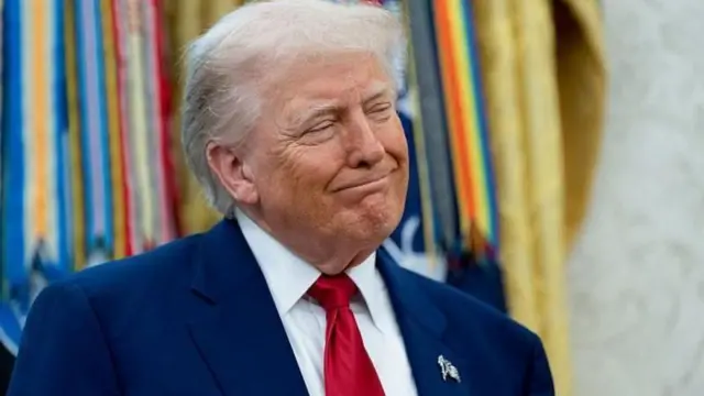 প্রতিশোধমূলক শুল্ক আরোপ ছাড়াও বিভিন্ন দেশের ওপর নানা রকম বিধিনিষেধও জুড়ে দিয়েছেন ডোনাল্ড ট্রাম্প