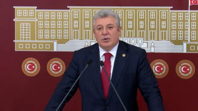 AKP Grupbaşkanvekili Muhammet Emin Akbaşoğlu 