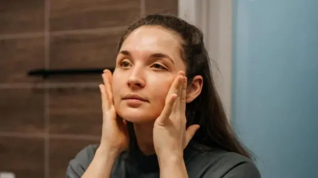 चेहऱ्यावरची सूज कशी घालवायची?