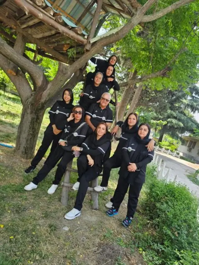 Grupo de brasileiros no Irã