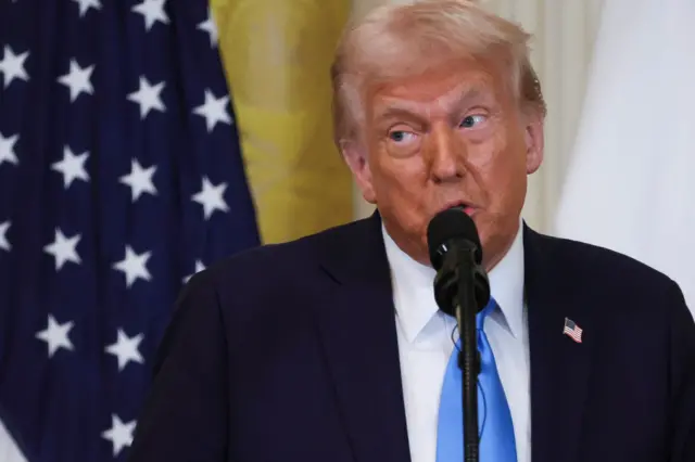 डोनाल्ड ट्रंप