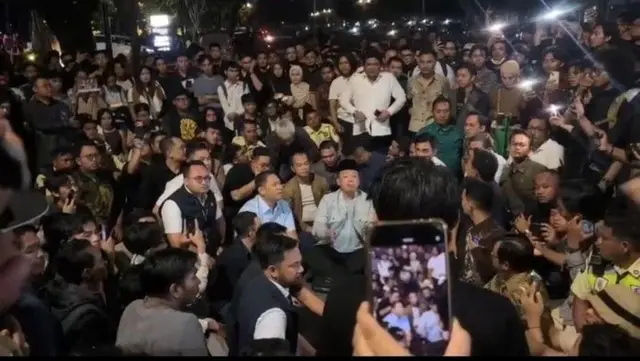 aksi menggeruduk, mahasiswa UGM, Budiman Sudjatmiko