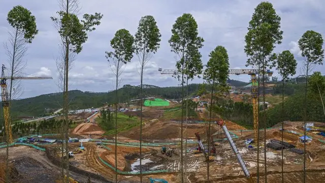 Luas kawasan IKN sekitar 56.000 hektare dengan luas total pengembangan 256.000 hektare atau empat kali lebih besar dari Jakarta. Dari jumlah itu, sebanyak 6.600 hektare di antaranya adalah kawasan inti pusat pemerintahan (KIPP).