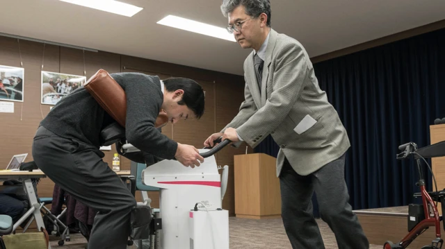 机器人HUG示范移动辅助