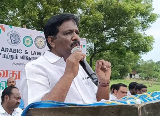 விழுப்புரம் தொகுதி எம்.பி. ரவிக்குமார் 