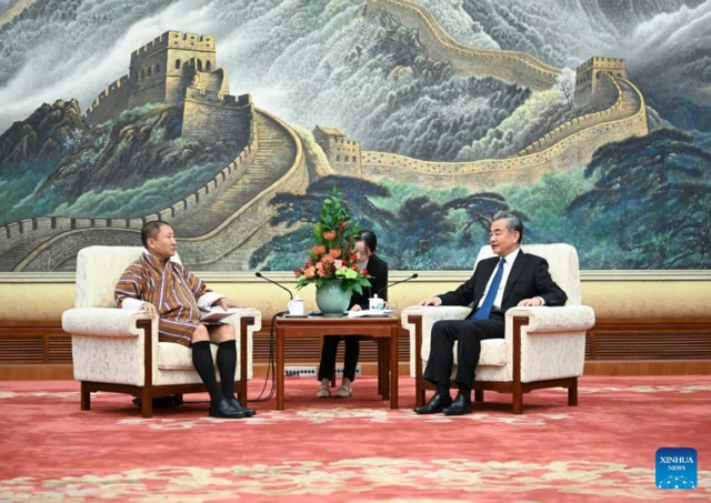 চীন আর ভুটানের বিদেশ মন্ত্রীদের বৈঠক