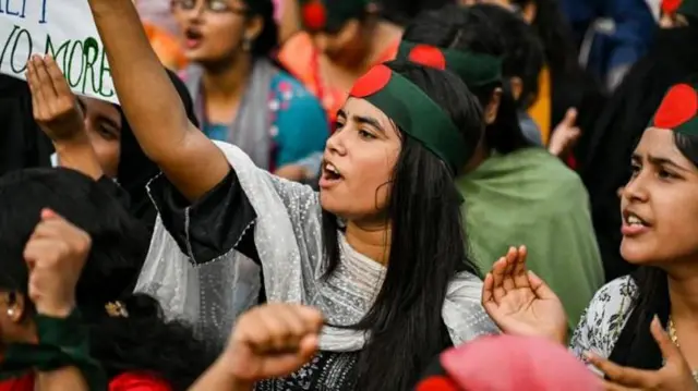 আন্দোলনকারী শিক্ষার্থী