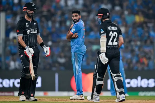 இந்தியப் பந்துவீச்சாளர்கள் திணறியபோது தகர்ந்த நம்பிக்கைகள்