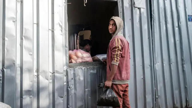 Itoophiyaatti maamila suuqiidhaa bitachaa jiru