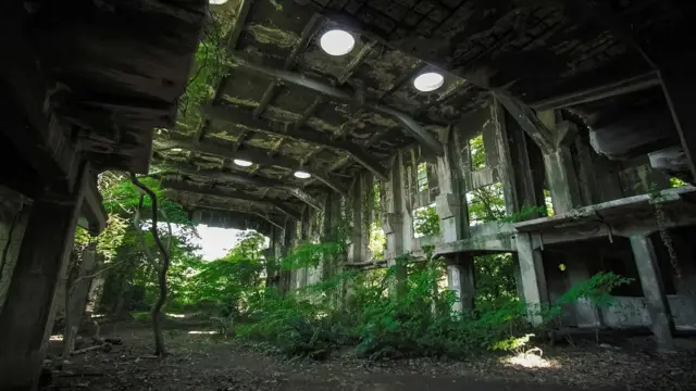 Estaleiro abandonado