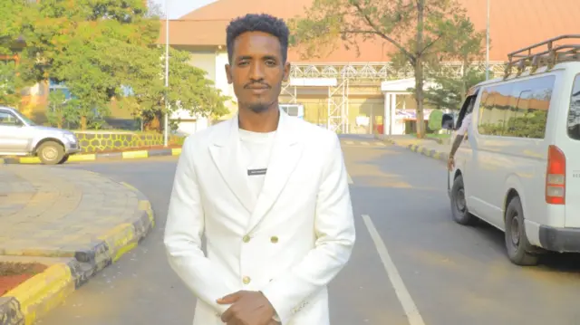 Saalim Amiinii barreesaa kitaaba argama bunaa