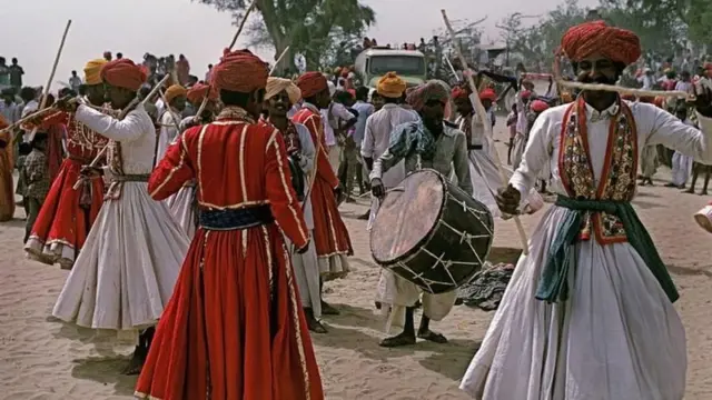 રાજસ્થાનના ઘણા ભાગોમાં આજે પણ પરંપરાગત રીતે હોળી ઉજવાય છે