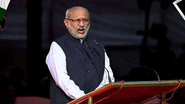 ਸੀ ਪੀ. ਰਾਧਾਕ੍ਰਿਸ਼ਨਨ ਭਾਜਪਾ ਦੇ ਸਾਬਕਾ ਪ੍ਰਮੁੱਖ ਆਗੂ ਹਨ ਅਤੇ ਉਹ ਲੰਬੇ ਸਮੇਂ ਤੱਕ ਪਾਰਟੀ ਦੀਆਂ ਗਤੀਵਿਧੀਆਂ ਵਿੱਚ ਸਰਗਰਮ ਰਹੇ ਹਨ।