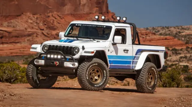 کانسپت J6 مدل تک‌کابینی از وانت گلادیاتور جیپ است