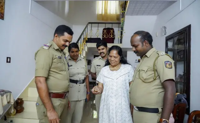 ፖሊስ ንኣረጋውያን ብምጻሕ ደወል ጻውዒት እዋን ሓደጋ ይህብዎም