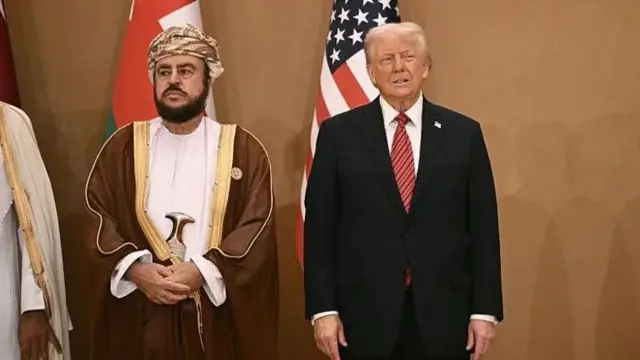 Rais Trump wa Marekani akiwa na Naibu Waziri Mkuu wa Oman