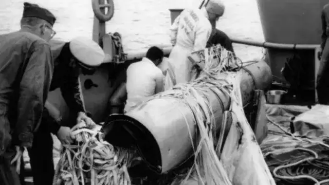 Одна з бомб впала в море 