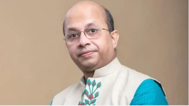 ড: শুভ্রকমল দত্ত