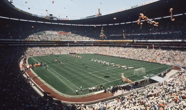 ملعب أزتيكا خلال مباراة في كأس العالم لكرة القدم 1970