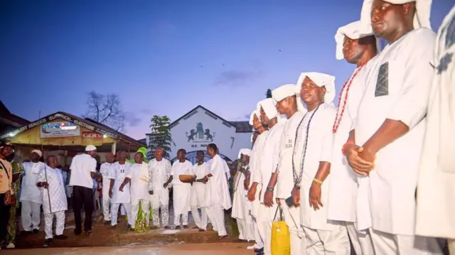 Aworan awọn eeyan to n ṣeto ọdun Ọlọjọ