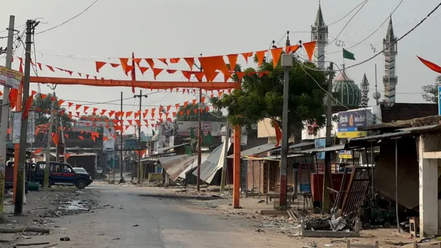 बहराइच में सांप्रदायिक तनाव के बाद कई जगह हिंसा