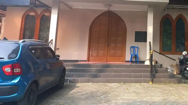 Gereja Kristen Protestan beraliran kharismatik di Menteng yang didatangi Mama Yasinta untuk beribadah.